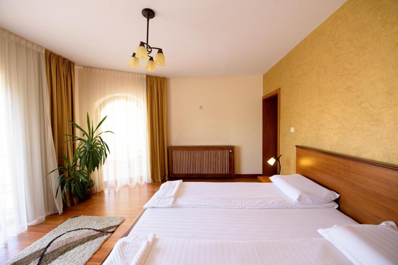 Pensiunea Normandia Timişoara Extérieur photo